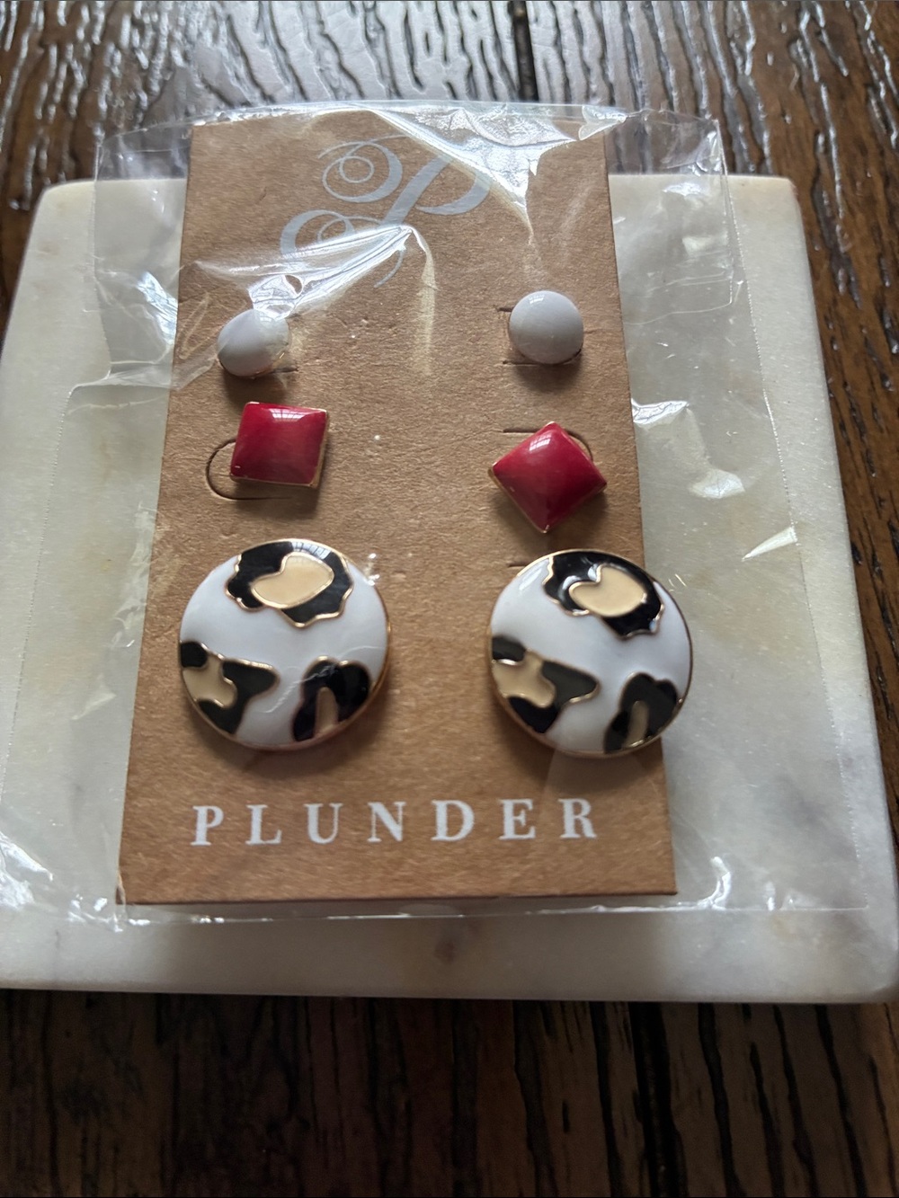 Plunder White, Black, Gold & Red Stud Earring Set
